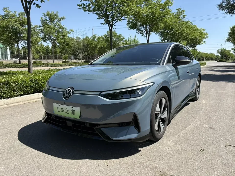 Volkswagen ID.7 VIZZION ID.7 VIZZION 2024 AIR version 2024 — photo 1, buy with delivery to Moscow