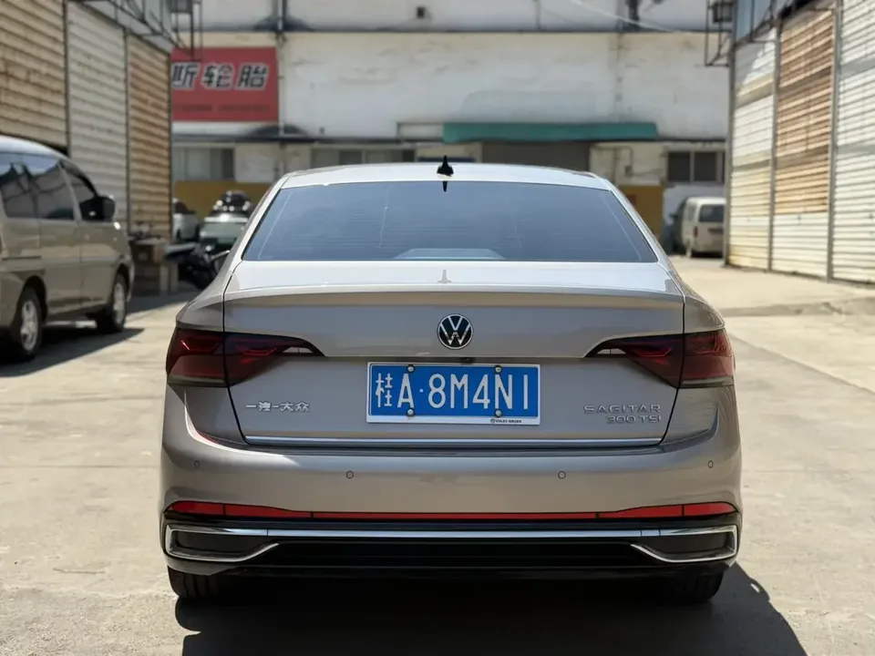 Volkswagen Sagitar Sagitar 2023 300TSI DSG Excellence Edition 2022 — thumbnail 2