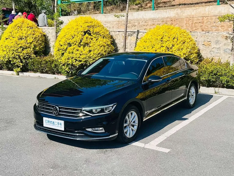 Volkswagen Magotan Magotan 2020 280TSI DSG Comfort 2022 — photo 1, buy with delivery to Moscow