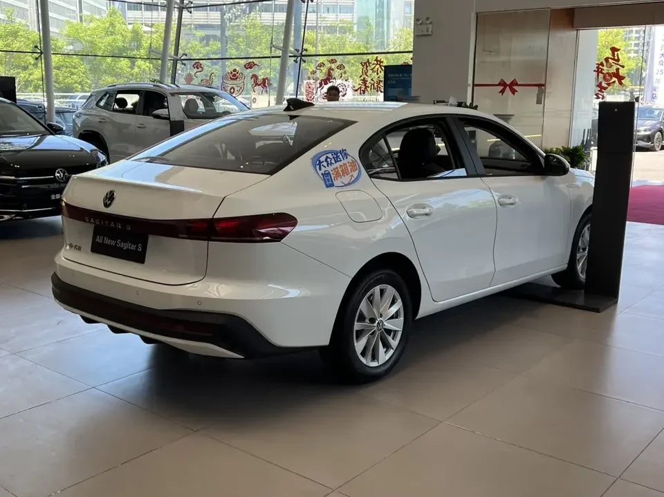 Volkswagen Sagitar Sagitar 2026 S 1.5L Automatic Comfort & Style Edition 2026 — thumbnail 4