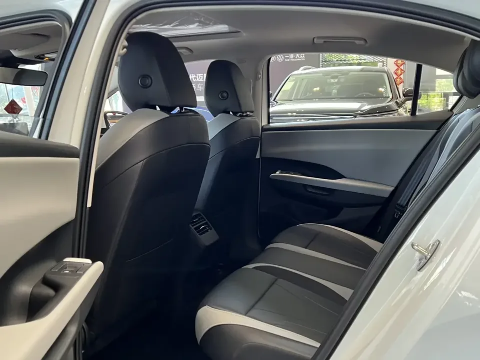 Volkswagen Sagitar Sagitar 2026 S 1.5L Automatic Comfort & Style Edition 2026 — thumbnail 5