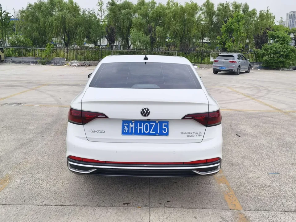 Volkswagen Sagitar Sagitar 2023 300TSI DSG Beyond Edition 2023 — thumbnail 2