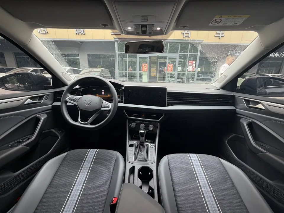 Volkswagen Sagitar Sagitar 2024 200TSI DSG Flying Edition 2024 — thumbnail 3