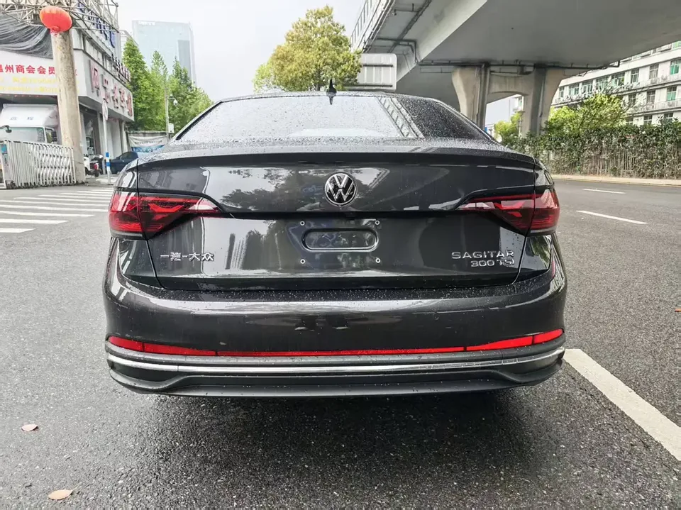 Volkswagen Sagitar Sagitar 2024 300TSI DSG Flying Edition 2024 — thumbnail 2