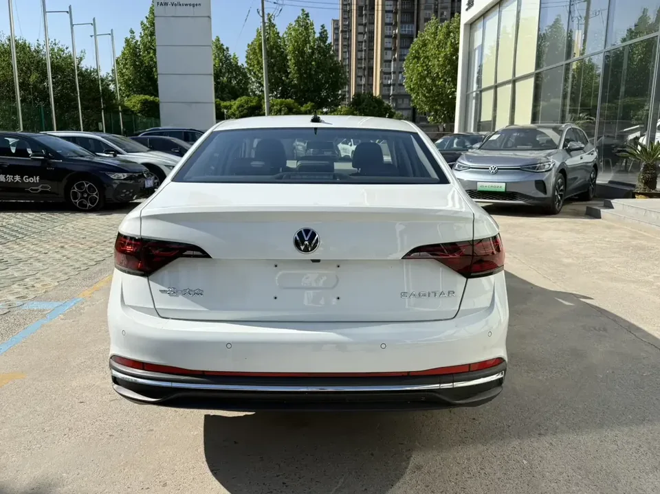 Volkswagen Sagitar Sagitar 2025 200TSI DSG Flying Edition 2026 — thumbnail 2