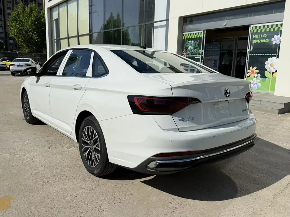 Volkswagen Sagitar Sagitar 2025 200TSI DSG Flying Edition 2026 — thumbnail 4