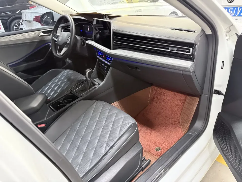 Volkswagen Sagitar Sagitar 2023 200TSI DSG Flying Edition 2023 — thumbnail 3