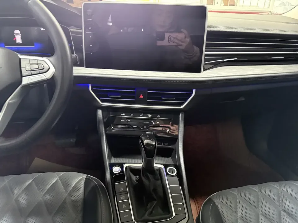 Volkswagen Sagitar Sagitar 2023 200TSI DSG Flying Edition 2023 — thumbnail 4