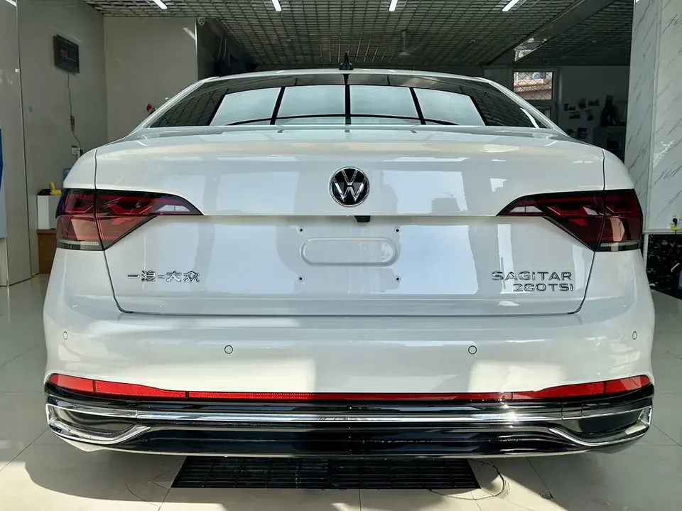 Volkswagen Sagitar Sagitar 2023 280TSI DSG Excellence Plus 2022 — thumbnail 2
