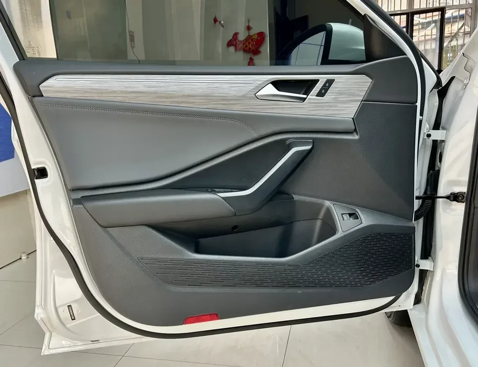 Volkswagen Sagitar Sagitar 2023 280TSI DSG Excellence Plus 2022 — thumbnail 3