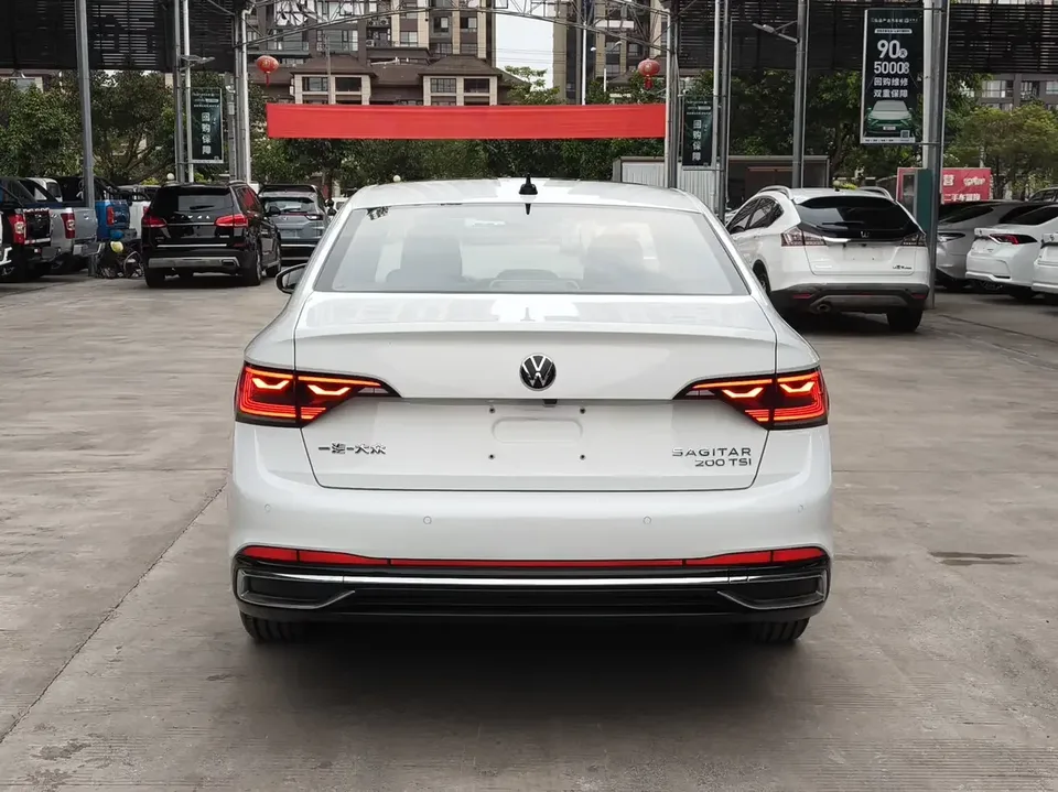 Volkswagen Sagitar Sagitar 2023 200TSI DSG Flying Edition 2023 — thumbnail 2