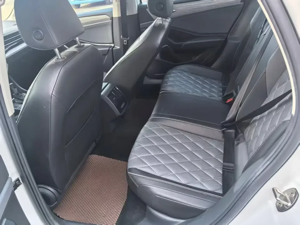 Volkswagen Sagitar Sagitar 2023 200TSI DSG Flying Edition 2023 — thumbnail 3