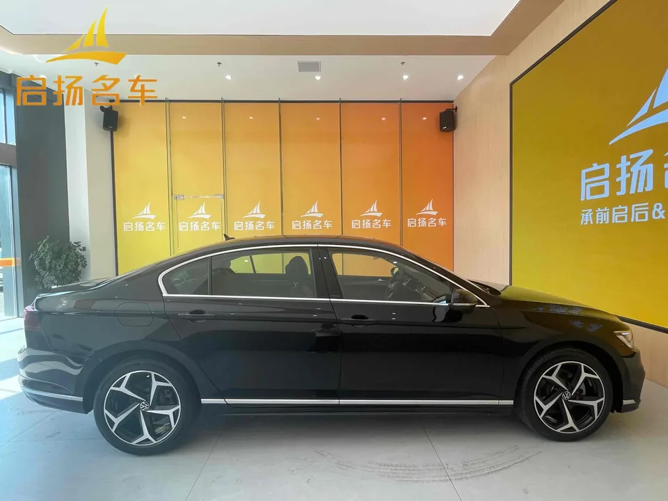Volkswagen Magotan Magotan 2023 2 millionth anniversary edition 280TSI DSG leading model 2024 — thumbnail 2