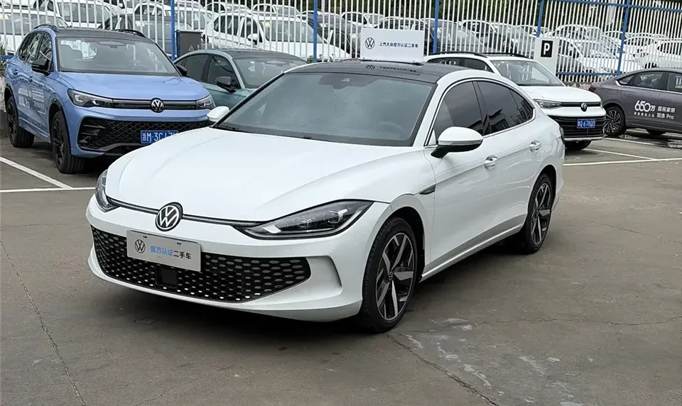 Volkswagen Lamando Lingdu 2024 Lingdu L 280TSI DSG Cool Edition 2024 — photo 1, buy with delivery to Moscow