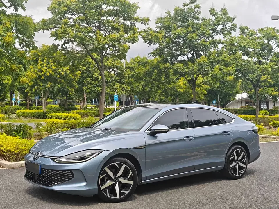 Volkswagen Lamando Lingdu 2022 Lingdu L 280TSI DSG Cool Edition 2022 — photo 1, buy with delivery to Moscow