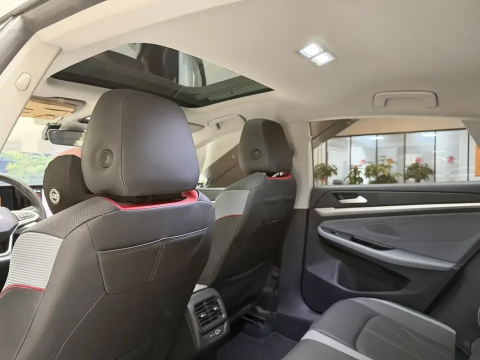 Volkswagen Lamando Lingdu 2024 Lingdu L 280TSI DSG Hot Edition 2024 — thumbnail 5