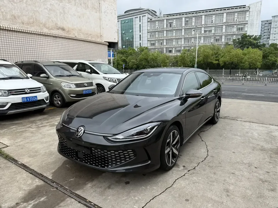 Volkswagen Lamando Lingdu 2024 Lingdu L 280TSI DSG Cool Edition 2024 — photo 1, buy with delivery to Moscow