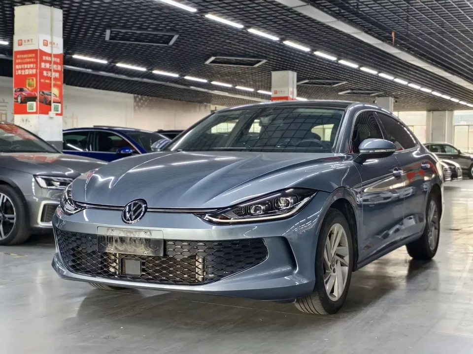 Volkswagen Lamando Lingdu 2023 Lingdu L 280TSI DSG Hot Edition 2023 — photo 1, buy with delivery to Moscow