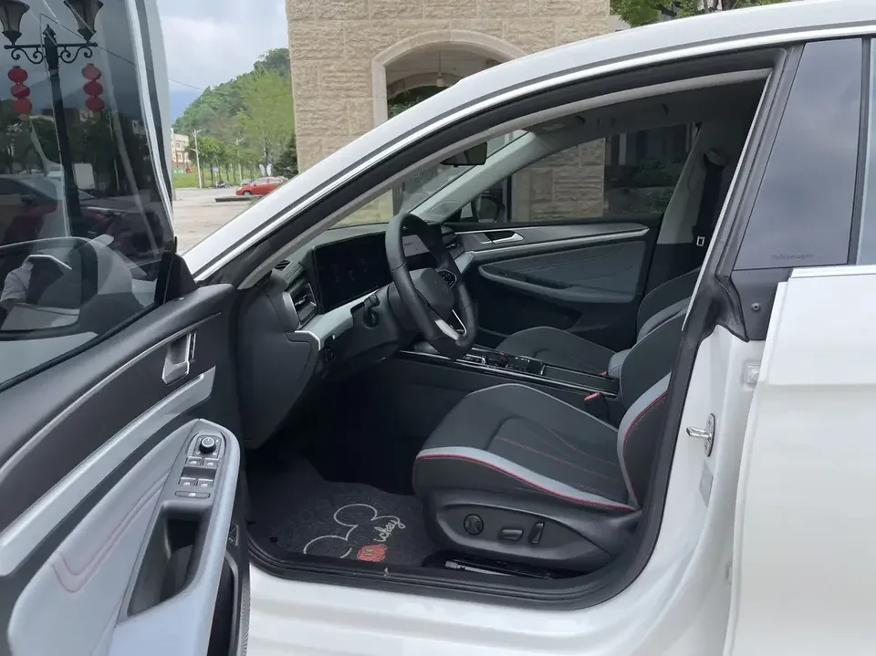 Volkswagen Lamando Lingdu 2023 Lingdu L 280TSI DSG Cool Edition 2023 — thumbnail 5