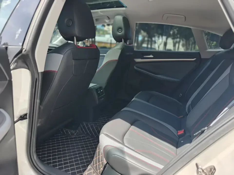 Volkswagen Lamando Lingdu 2022 Lingdu L 280TSI DSG Hot Edition 2022 — thumbnail 5