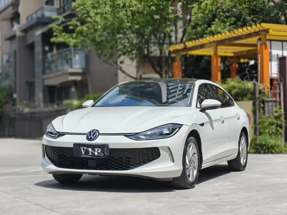 Volkswagen Lamando Lingdu 2022 Lingdu L 280TSI DSG Hot Edition 2022 — photo 1, buy with delivery to Moscow