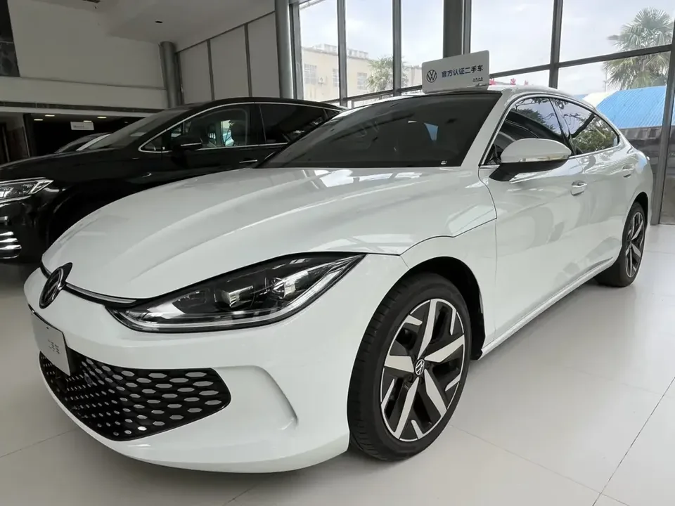Volkswagen Lamando Lingdu 2025 Lingdu L 280TSI DSG Cool Edition 2024 — photo 1, buy with delivery to Moscow