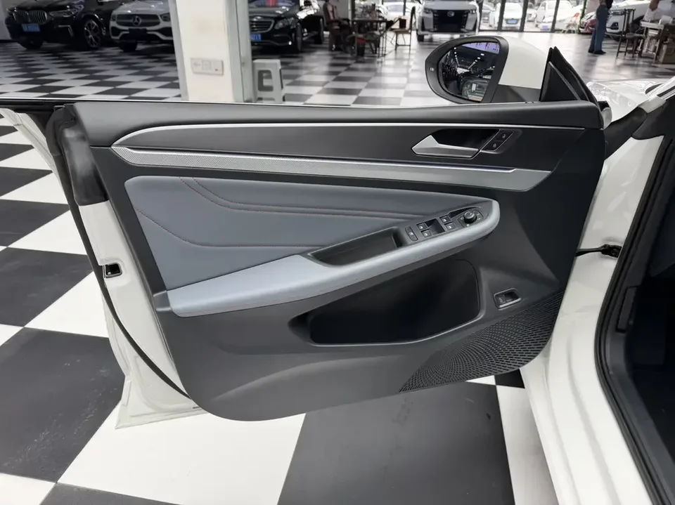 Volkswagen Lamando Lingdu 2022 Lingdu L 280TSI DSG Cool Edition 2023 — thumbnail 5