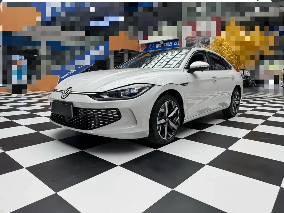 Volkswagen Lamando Lingdu 2022 Lingdu L 280TSI DSG Cool Edition 2023 — photo 1, buy with delivery to Moscow