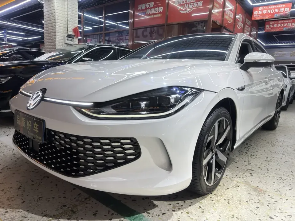 Volkswagen Lamando Lingdu 2023 Lingdu L 280TSI DSG Cool Edition 2023 — photo 1, buy with delivery to Moscow