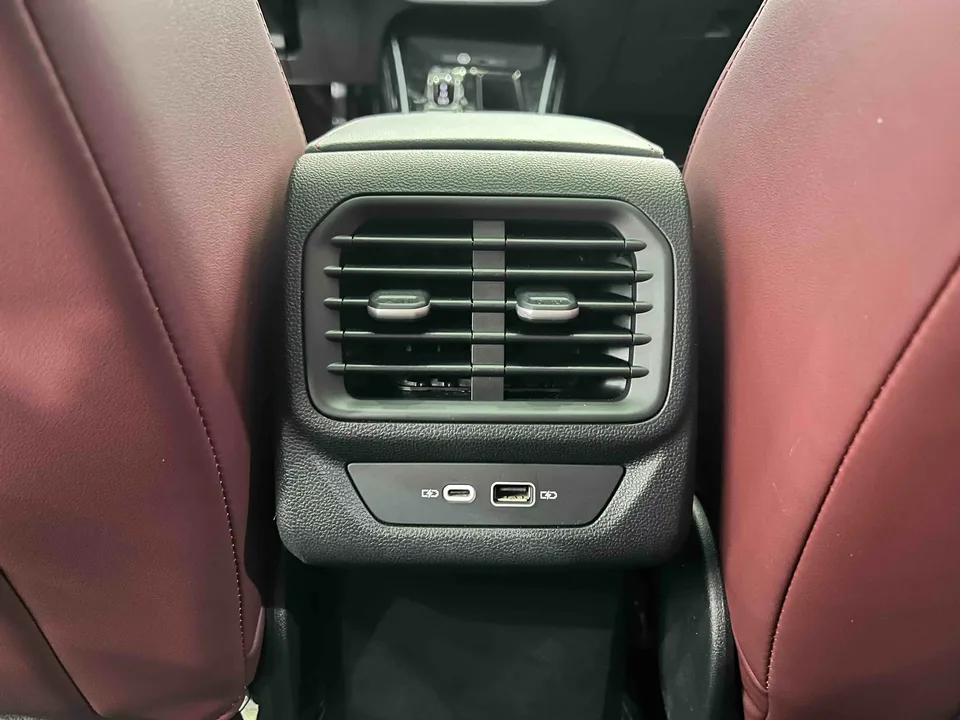 Volkswagen Lamando Lingdu 2023 Lingdu L 280TSI DSG Cool Edition 2023 — thumbnail 3