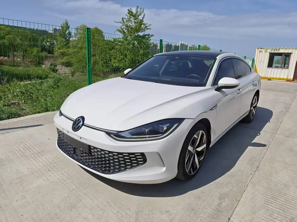 Volkswagen Lamando Lingdu 2023 Lingdu L 280TSI DSG Cool Edition 2023 — photo 1, buy with delivery to Moscow