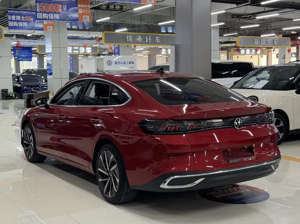 Volkswagen Lamando Lingdu 2022 Lingdu L 280TSI DSG Super Hot Flagship Edition 2022 — photo 1, buy with delivery to Moscow