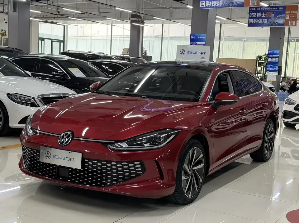 Volkswagen Lamando Lingdu 2022 Lingdu L 280TSI DSG Super Hot Flagship Edition 2022 — photo 1, buy with delivery to Moscow