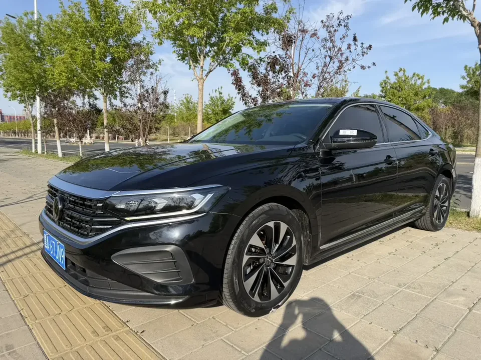 Volkswagen Passat Passat 2023 Modified 280TSI Starry Sky Elite Edition 2023 — photo 1, buy with delivery to Moscow