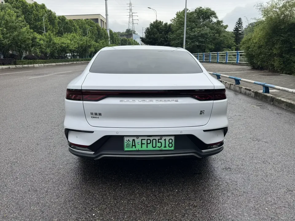 BYD Han DM Chinese DM 2022 DM-i 121KM Premium 2023 — thumbnail 2