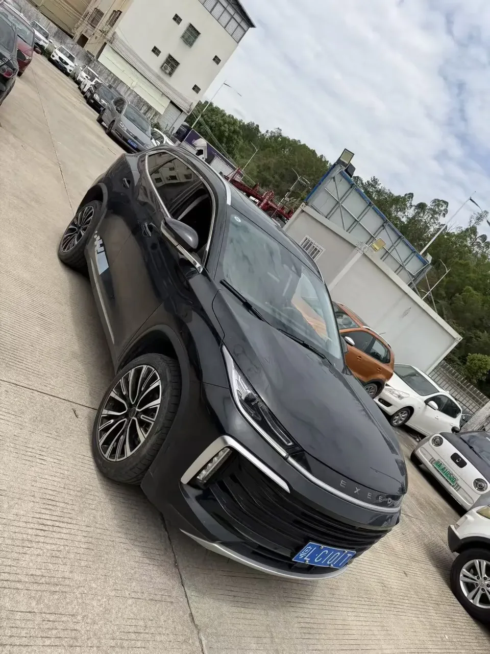 Exeed TXL Stars in the clouds 2023 Lingyun 400T 2WD Star Edition 2023 — thumbnail 2