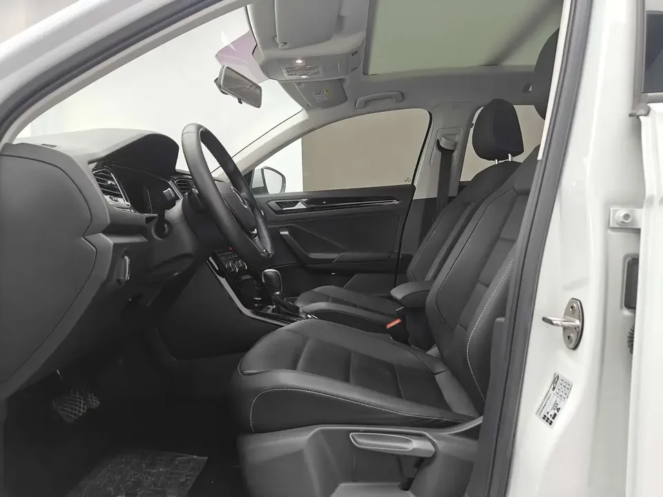 Volkswagen T-Roc TANG 2021 Modified 280TSI DSG 2WD Comfort Smart Edition 2022 — thumbnail 3
