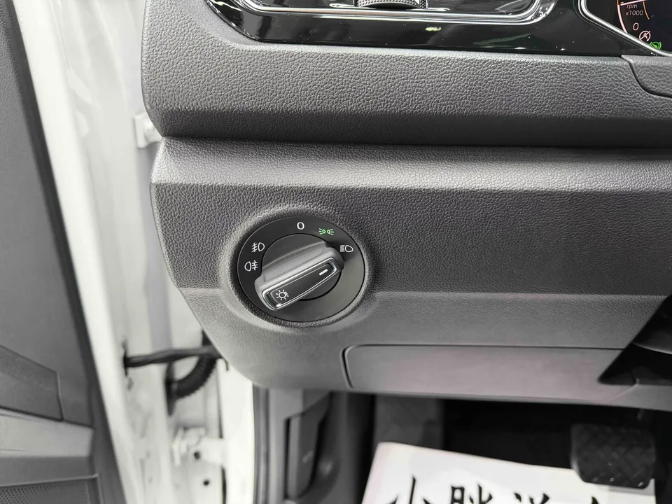 Volkswagen T-Roc TANG 2021 280TSI DSG 2WD Comfort Smart Edition 2022 — thumbnail 3