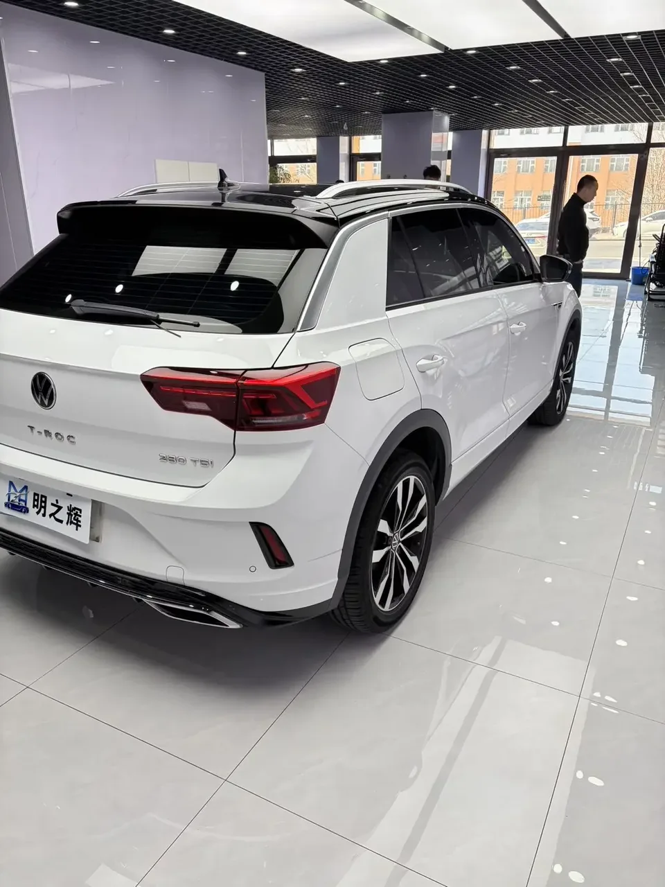 Volkswagen T-Roc TANG 2022 280TSI DSG 2WD Elite PLUS 2023 — thumbnail 2