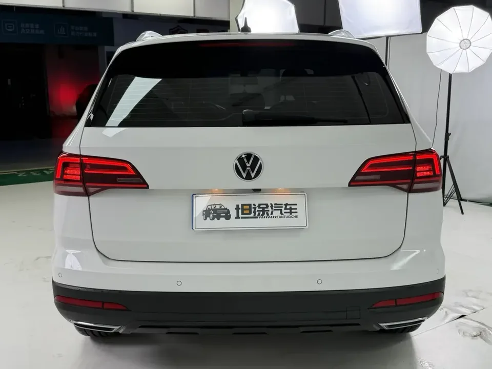 Volkswagen Tharu tuyue 2021 280TSI 2WD Deluxe Edition 2022 — thumbnail 2