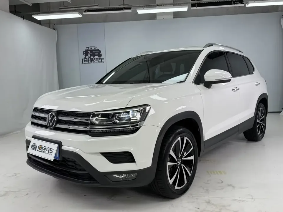 Volkswagen Tharu tuyue 2021 280TSI 2WD Deluxe Edition 2022 — photo 1, buy with delivery to Moscow