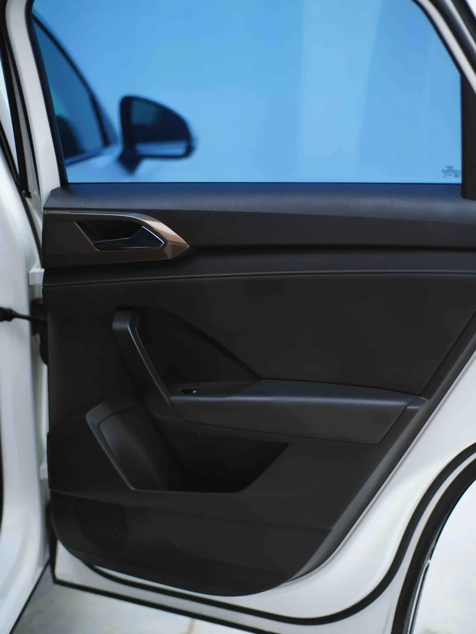 Volkswagen Tharu tuyue 2022 280TSI 2WD Deluxe Edition 2022 — thumbnail 5