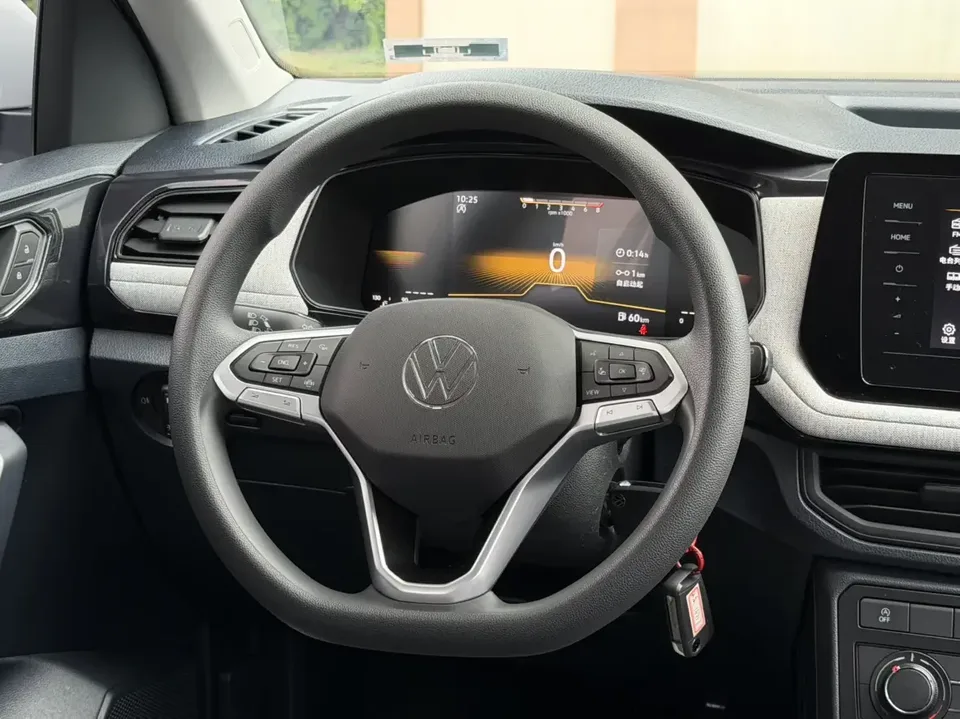 Volkswagen Tharu tuyue 2025 New 1.5L Ruijin Edition 2025 — thumbnail 4