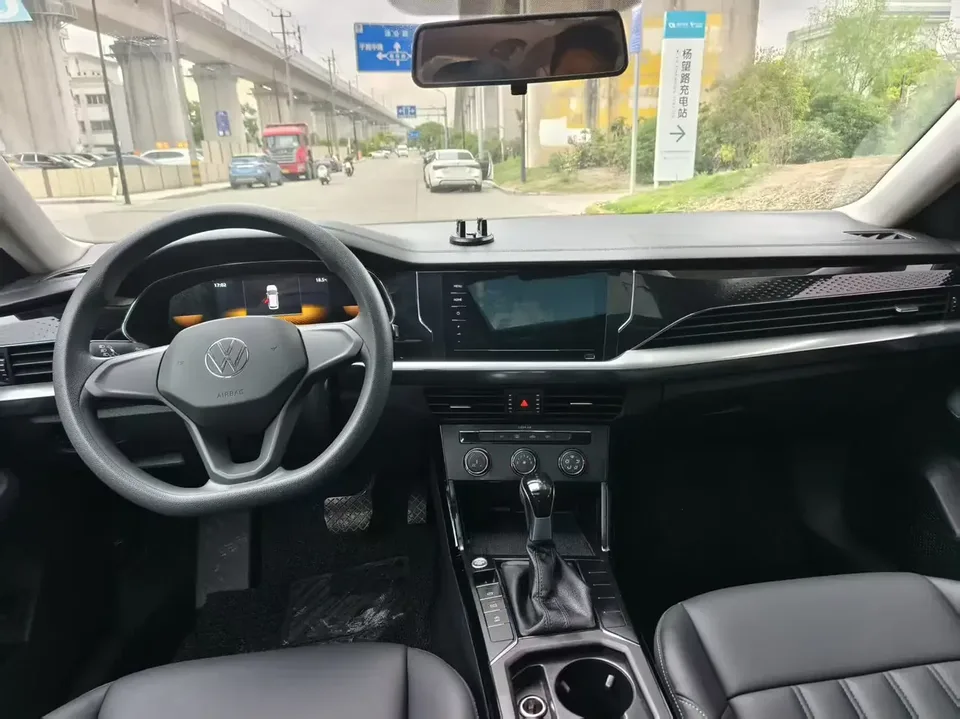 Volkswagen Passat Passat 2023 Modified 280TSI Business Edition 2023 — thumbnail 5
