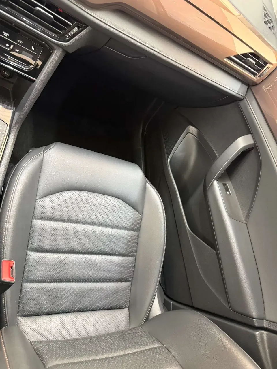 Volkswagen Tharu tuyue 2021 280TSI 2WD Luxury Edition PLUS 2022 — thumbnail 3