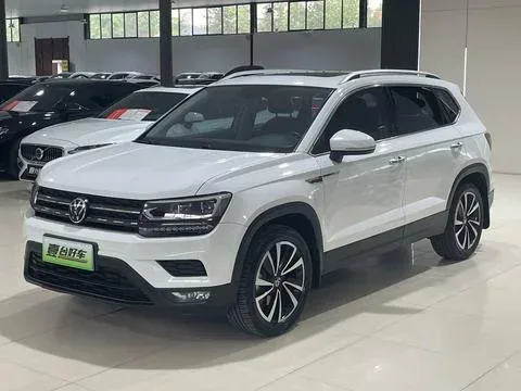 Volkswagen Tharu tuyue 2022 280TSI 2WD Deluxe Edition 2023 — photo 1, buy with delivery to Moscow