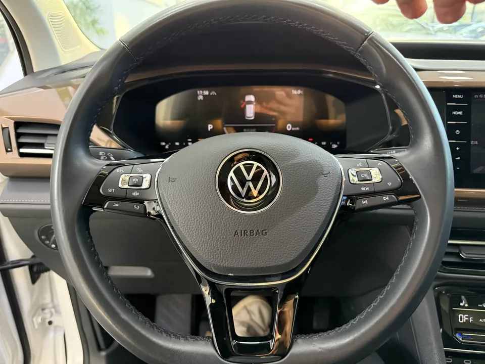 Volkswagen Tharu tuyue 2022 280TSI 2WD Deluxe Edition 2022 — thumbnail 4