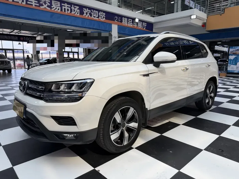 Volkswagen Tharu tuyue 2021 280TSI 2WD Comfort Edition 2022 — photo 1, buy with delivery to Moscow