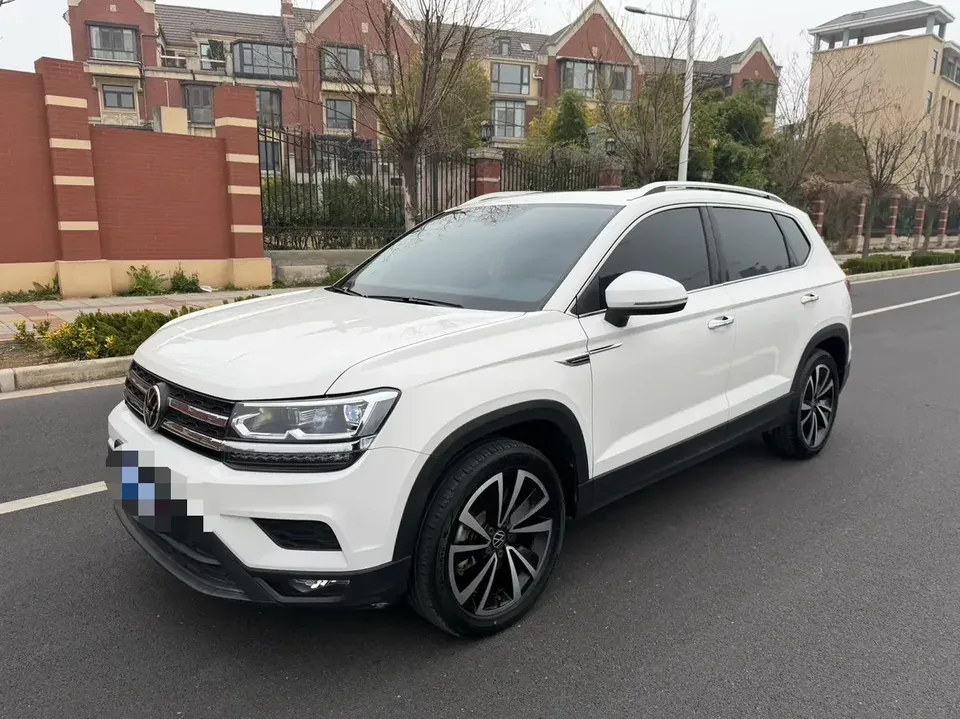 Volkswagen Tharu tuyue 2022 280TSI 2WD Deluxe Edition 2022 — photo 1, buy with delivery to Moscow