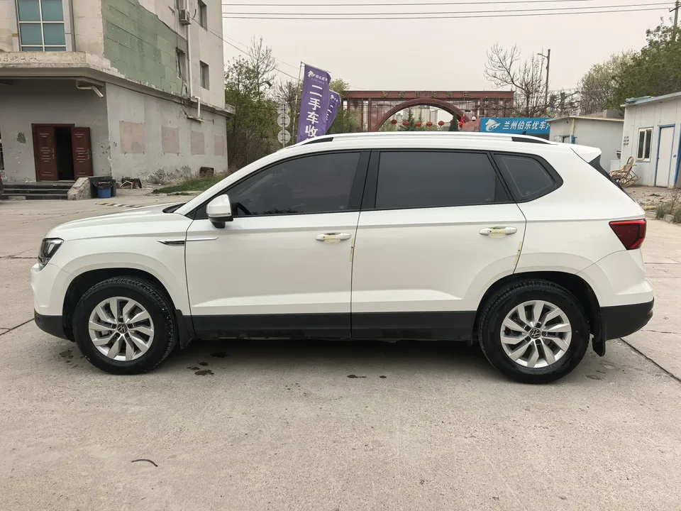Volkswagen Tharu tuyue 2022 280TSI 2WD Fashion Edition 2023 — thumbnail 4